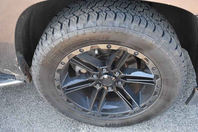 Used 2015 Chevrolet Suburban LTZ image 11