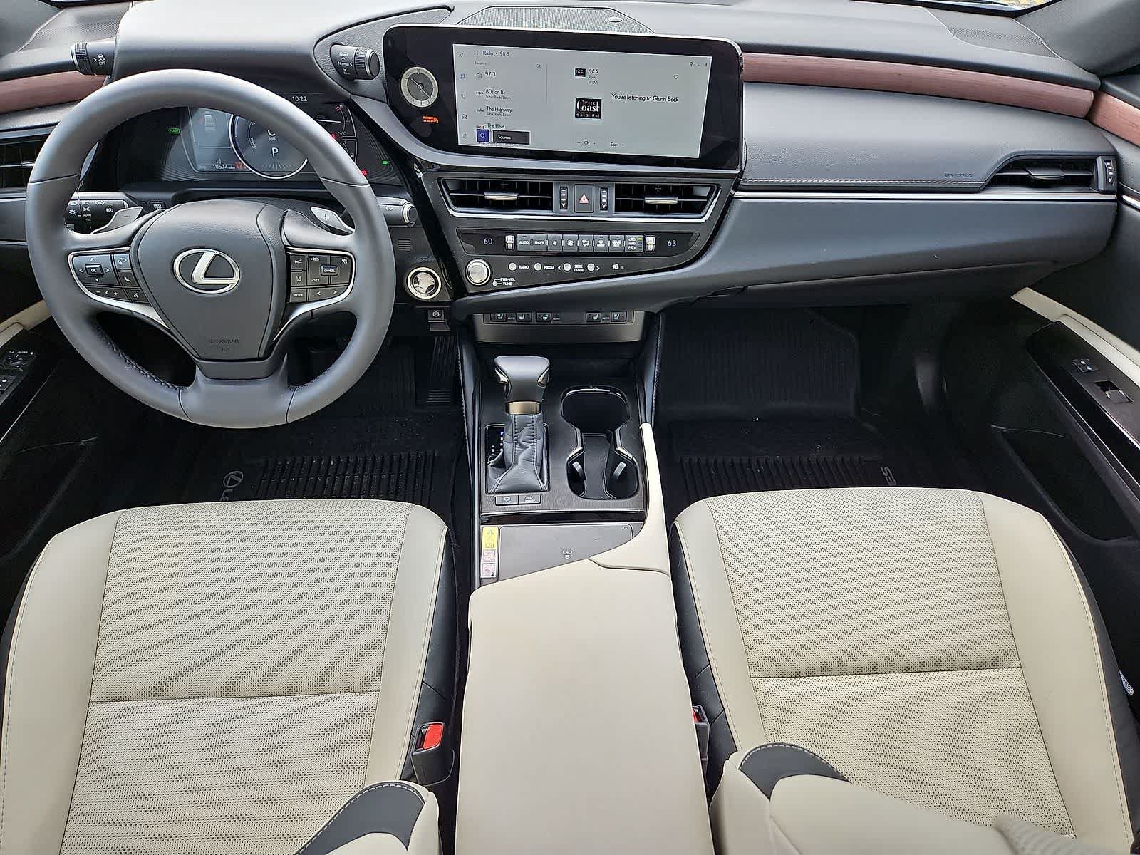 Used 2025 Lexus ES 300h w/ Premium Package FWD image 11