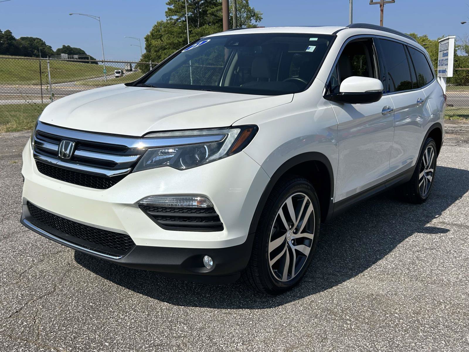 Certified 2018 Honda Pilot Elite image 4