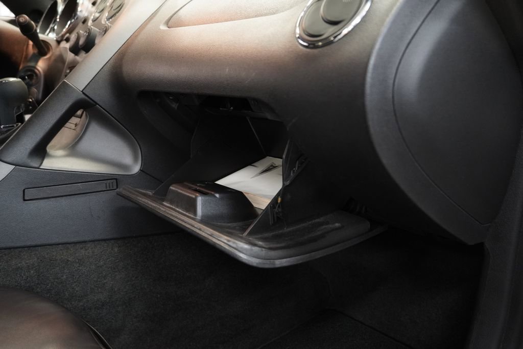 Used 2008 Pontiac Solstice GXP w/ Premium Package image 25