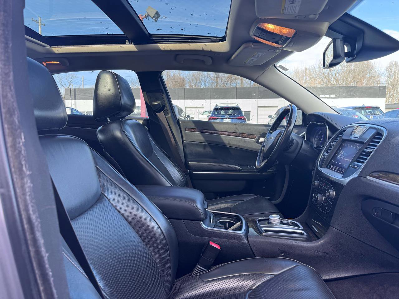 Used 2017 Chrysler 300 C w/ Safetytec Plus Group image 10