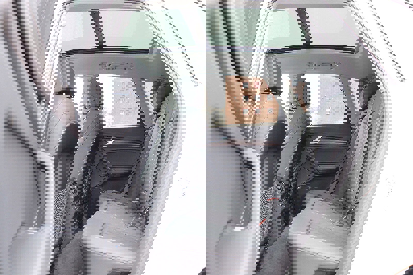 Used 2022 Audi Q5 e Premium w/ Convenience Package image 14