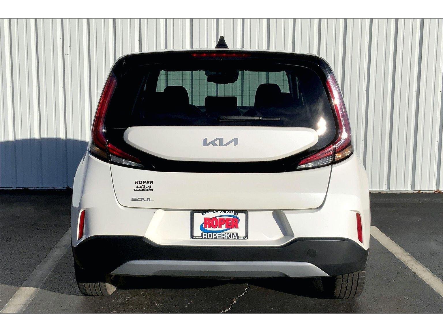 Used 2023 Kia Soul S image 4