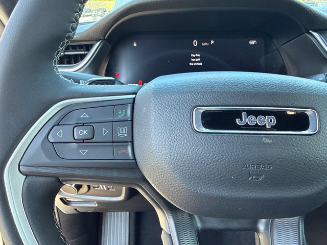 Used 2025 Jeep Grand Cherokee L Altitude AWD/4WD image 40