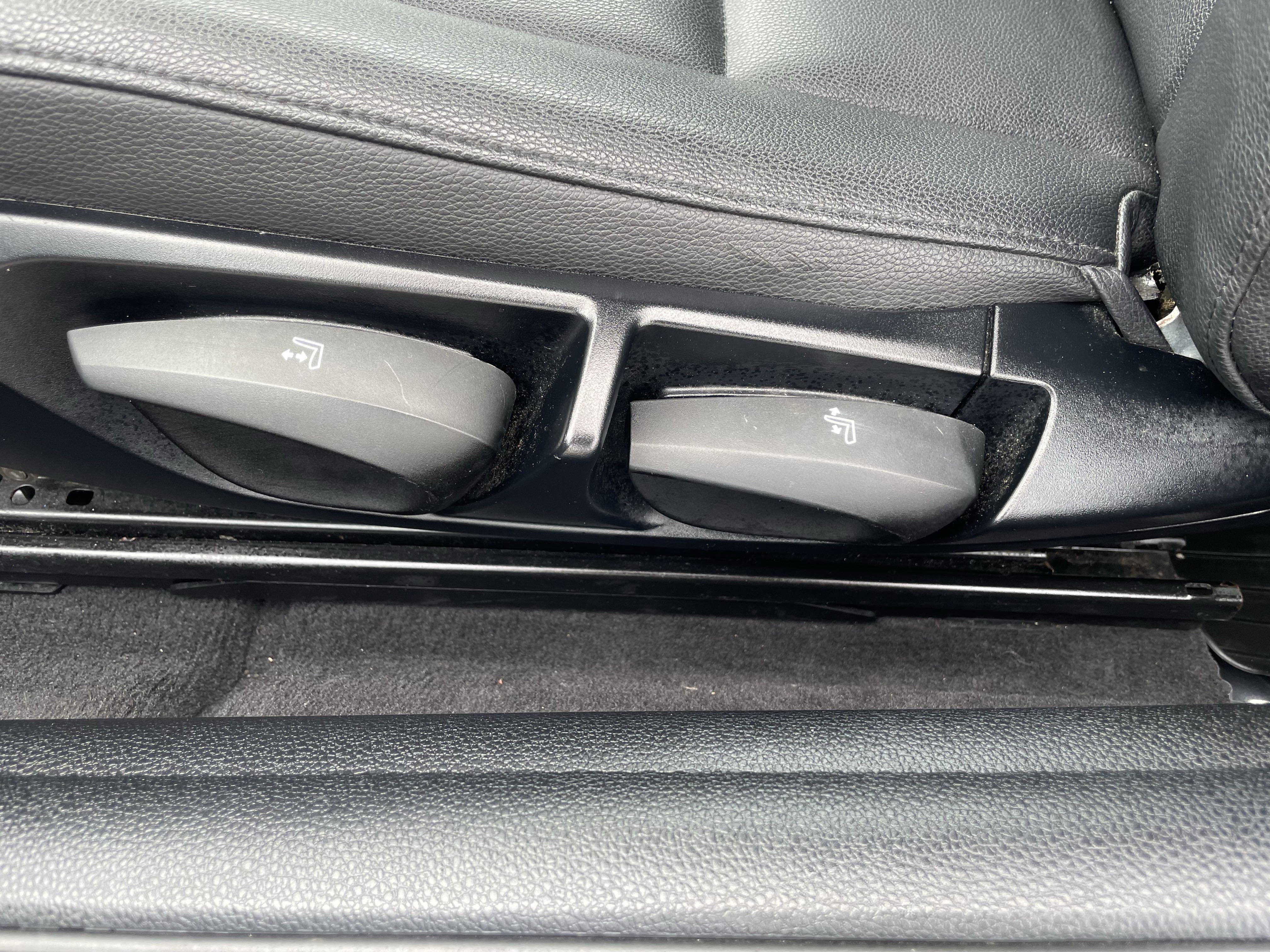 Used 2013 BMW 128i Convertible image 12