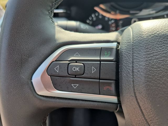 Used 2025 Jeep Compass Latitude AWD/4WD image 17