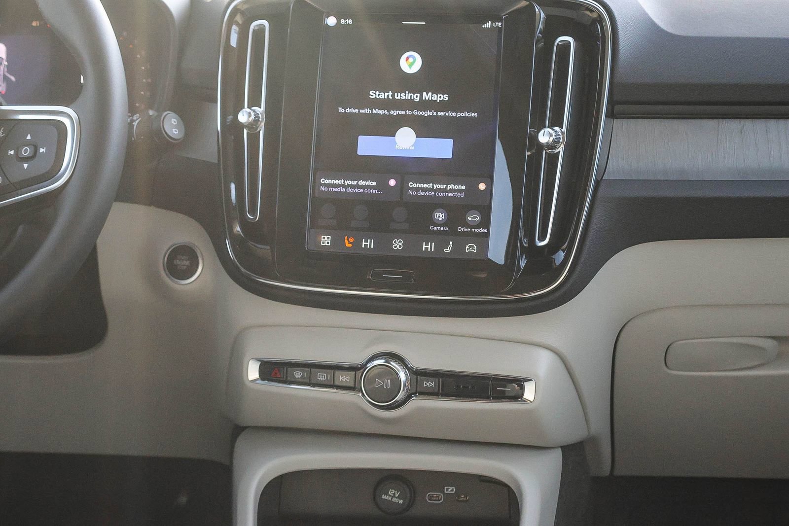 New 2026 Volvo XC40 B4 Plus w/ Climate Package image 23