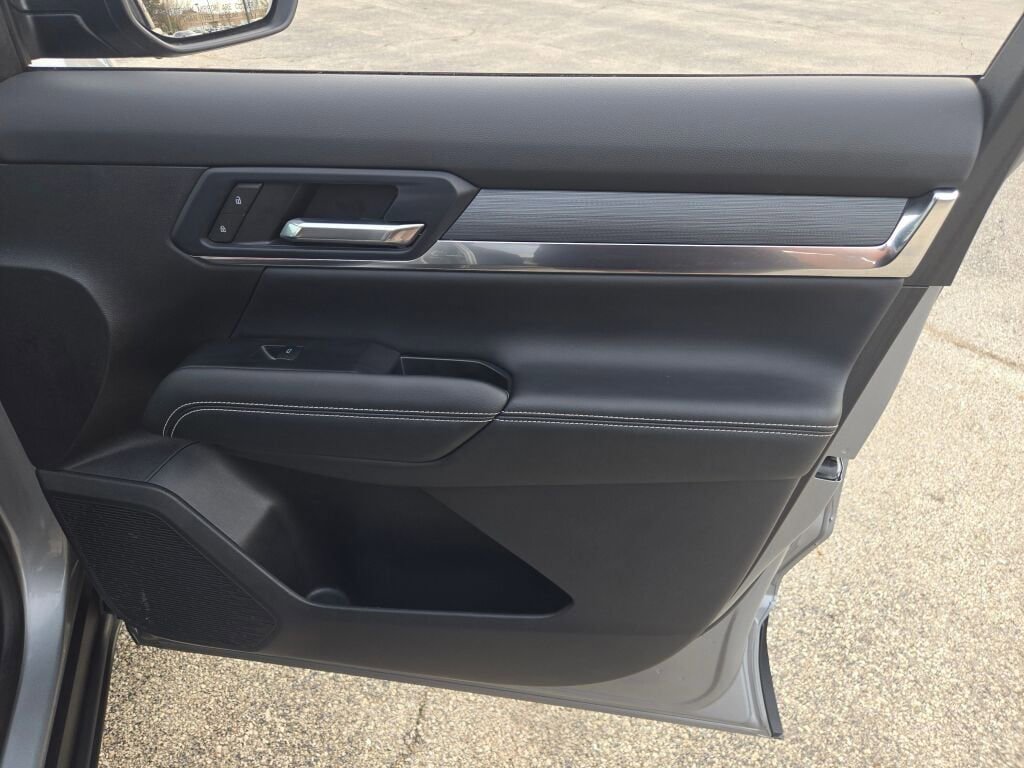 Used 2025 GMC Terrain Elevation AWD/4WD image 6
