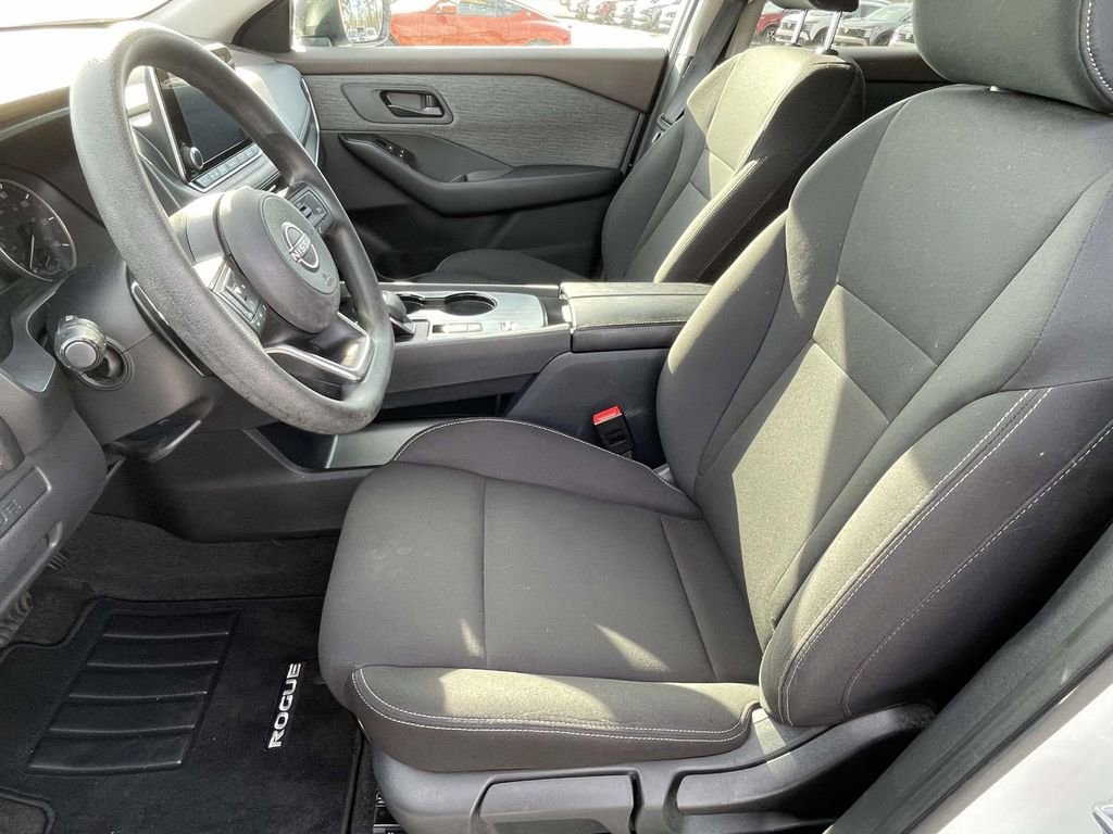 Used 2023 Nissan Rogue S image 12