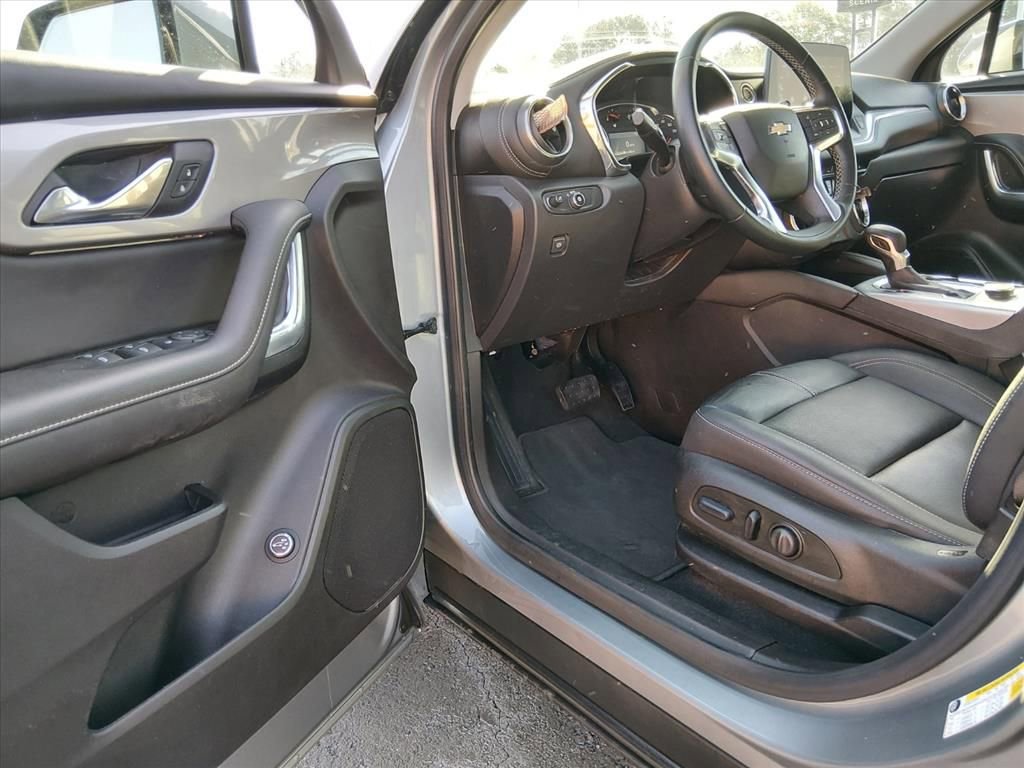 Used 2023 Chevrolet Blazer LT FWD image 14
