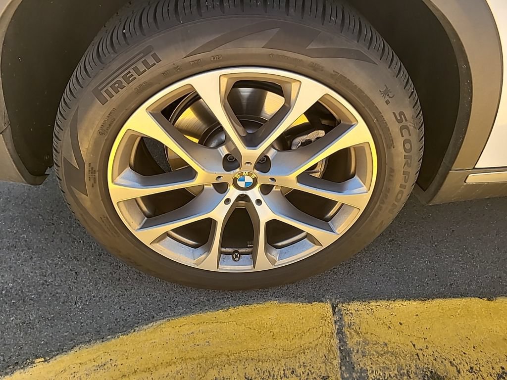 Certified 2024 BMW X5 sDrive40i w/ Parking Assistance Package RWD image 7