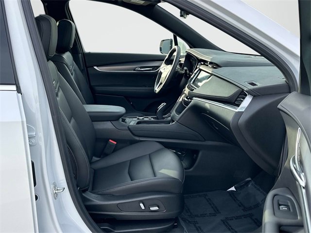 Used 2025 Cadillac XT6 Luxury image 22