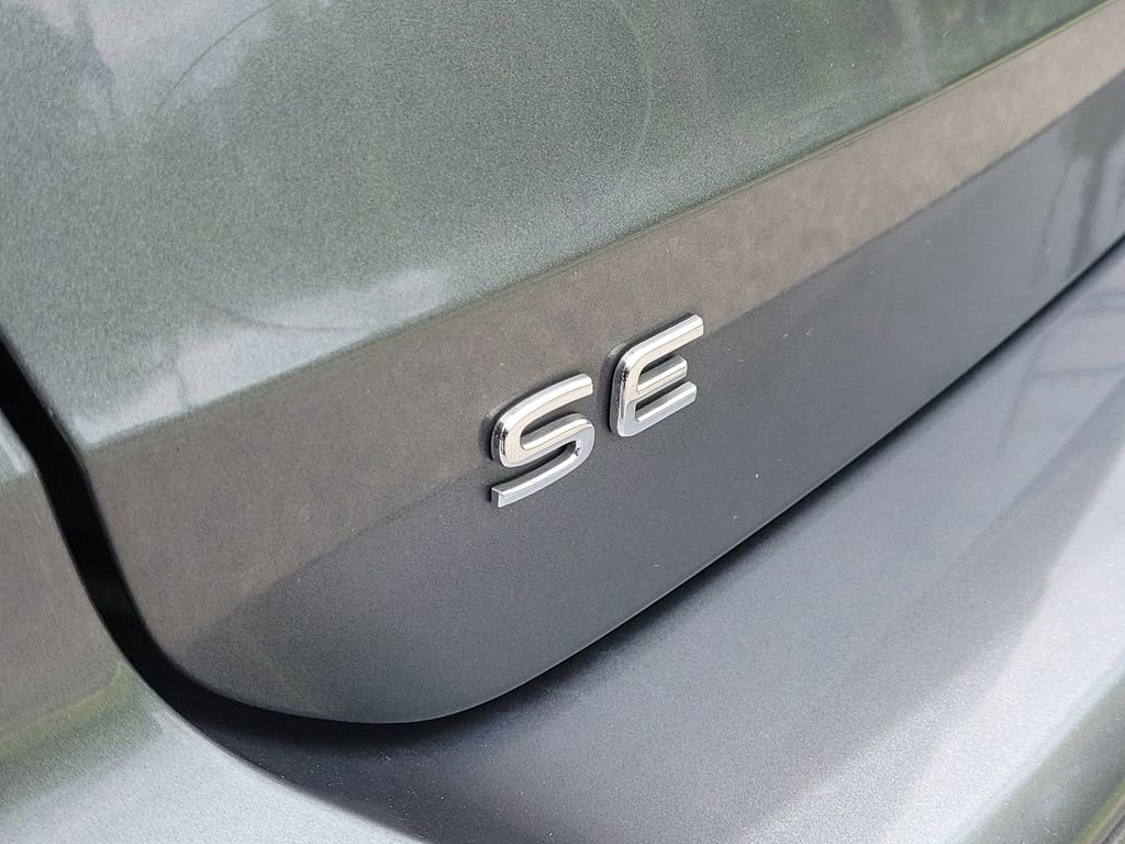Used 2022 Volkswagen Taos SE FWD image 5