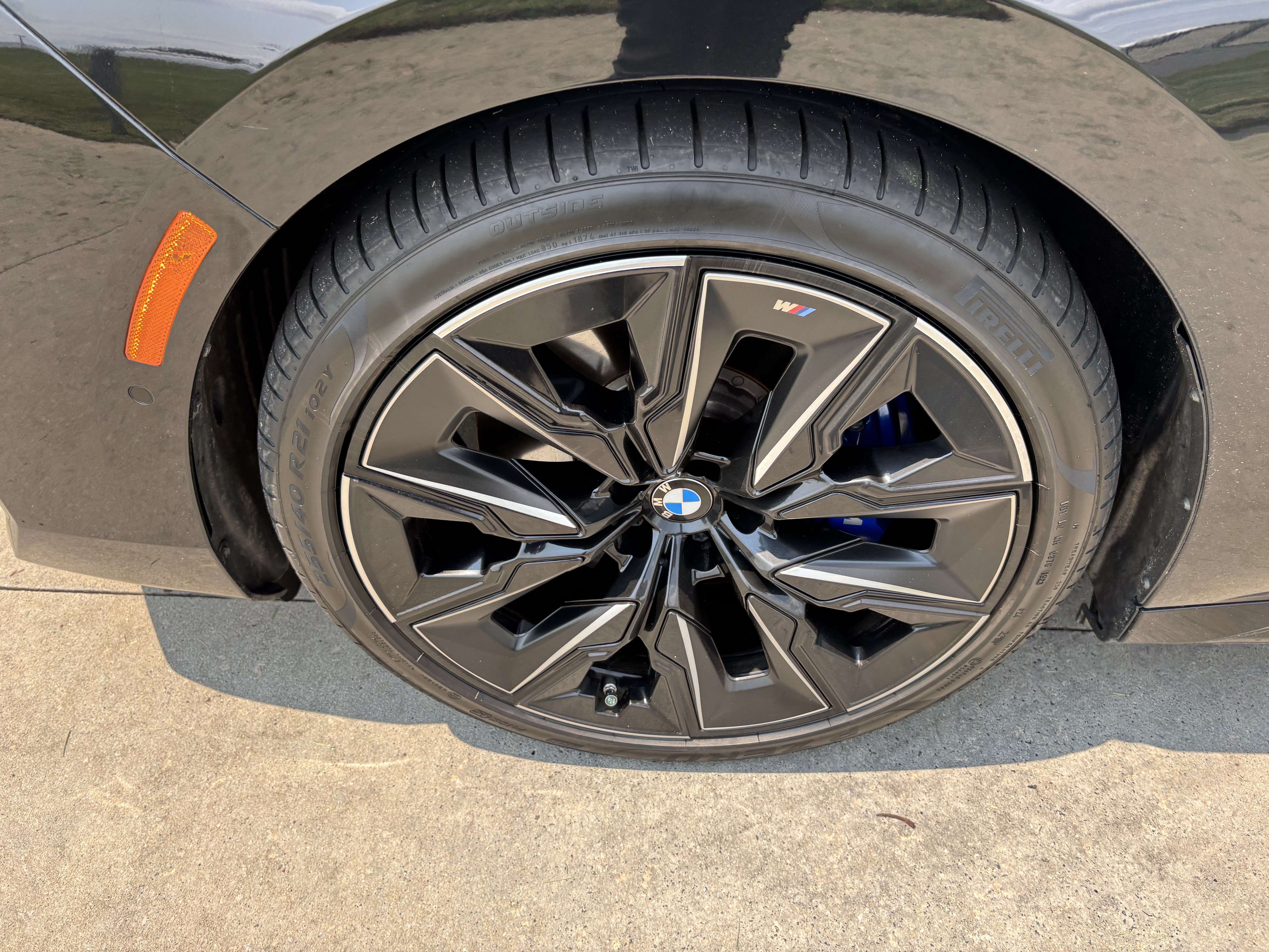 Used 2023 BMW i7 xDrive60 AWD/4WD image 13