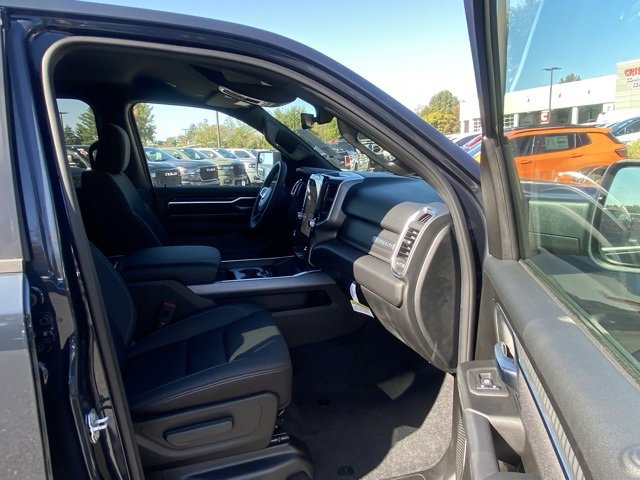 New 2026 RAM 1500 4x4 Crew Cab image 29