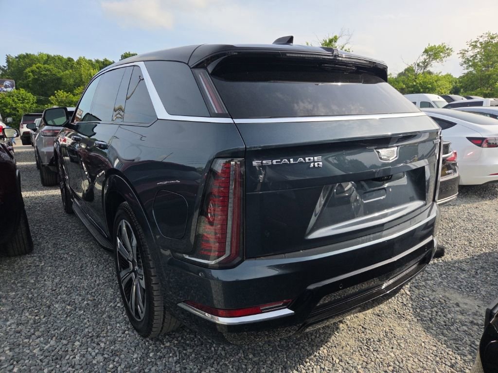 Used 2025 Cadillac Escalade IQ Luxury 1 AWD/4WD image 5