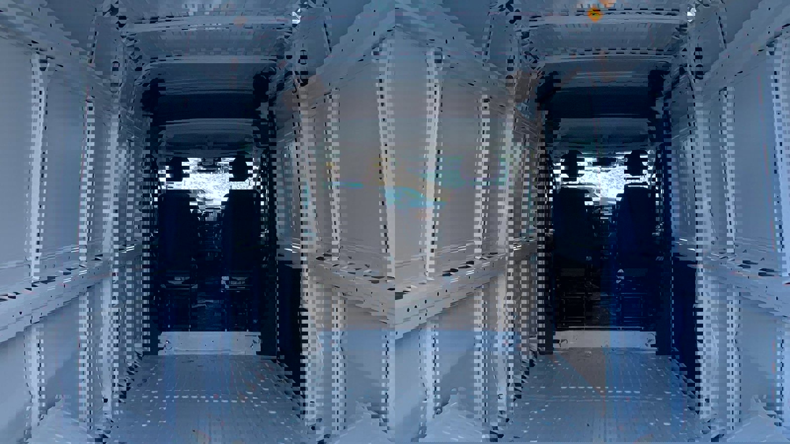 Used 2025 RAM ProMaster 2500 w/ Storage Group image 21