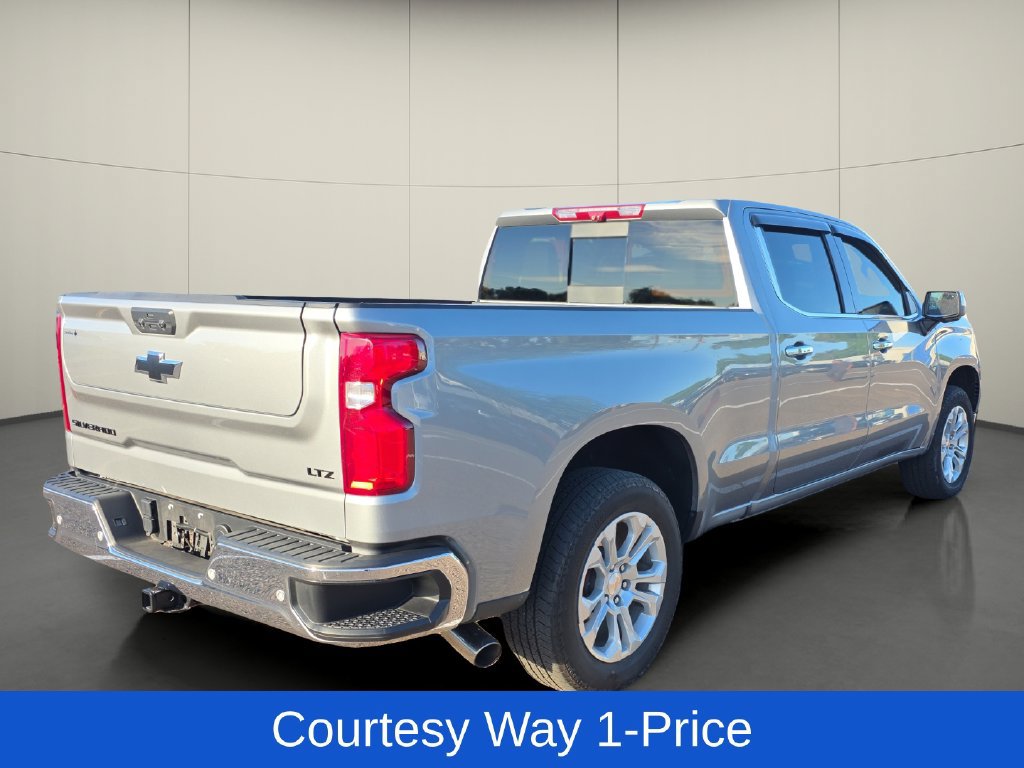 Used 2025 Chevrolet Silverado 1500 LTZ AWD/4WD image 9