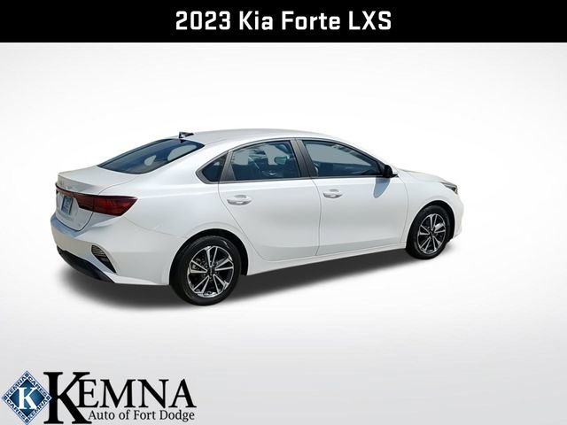 Used 2023 Kia Forte LXS image 3