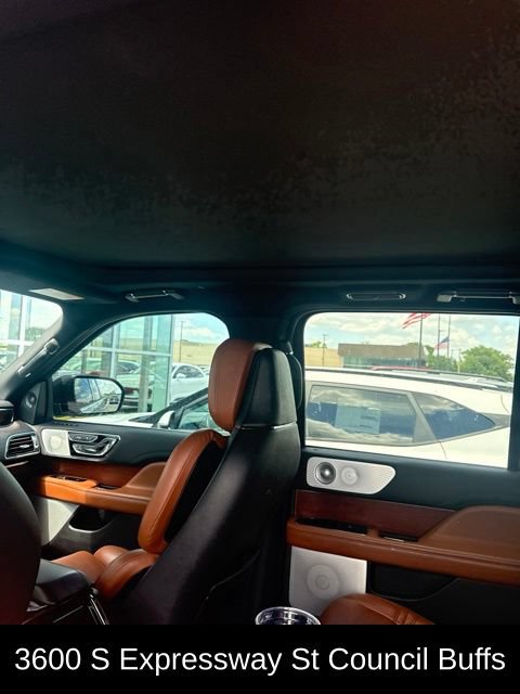 Used 2020 Lincoln Navigator Reserve AWD/4WD image 16