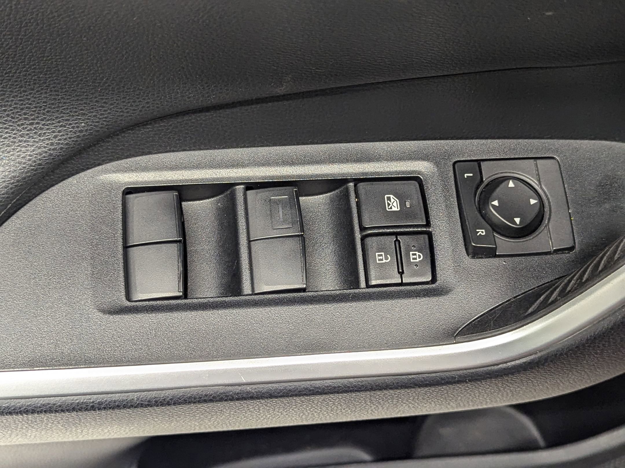 Used 2020 Toyota RAV4 TRD Off-Road image 19