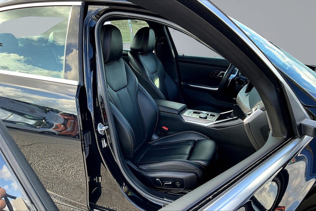 Used 2025 BMW 330i Sedan RWD image 30