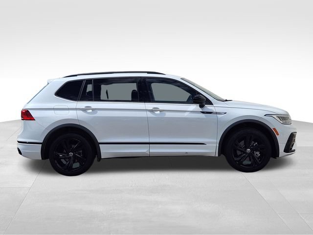 Used 2023 Volkswagen Tiguan SE R-Line AWD/4WD image 9