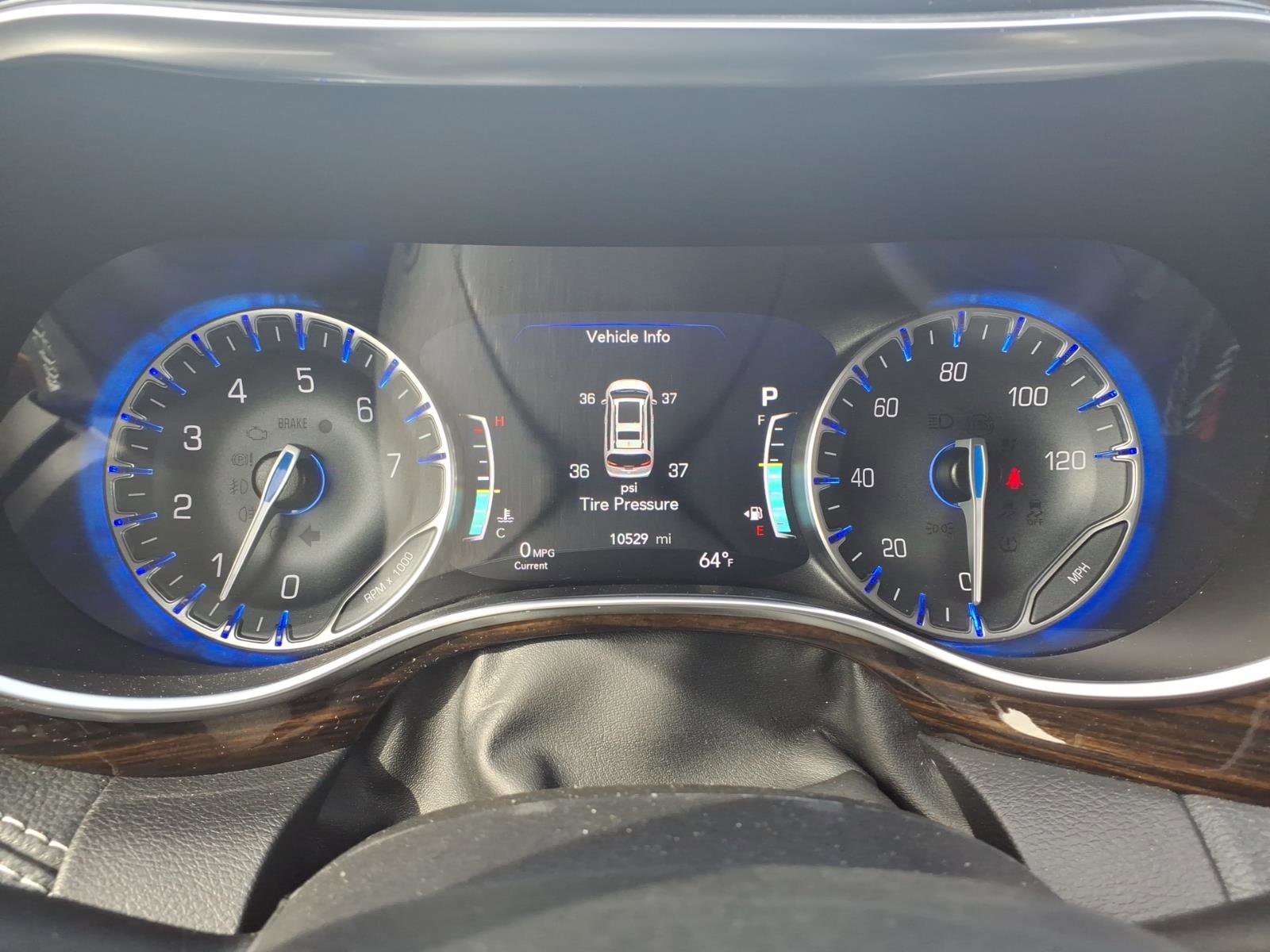Used 2023 Chrysler Pacifica Limited AWD/4WD image 24
