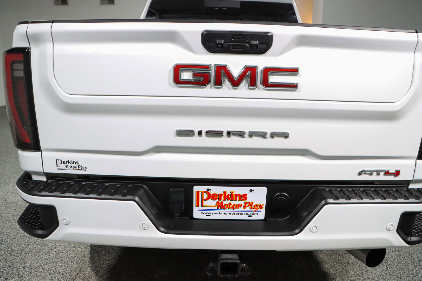 Used 2024 GMC Sierra 2500 AT4 w/ AT4 Premium Plus Package image 8