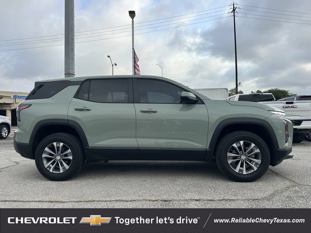 Used 2025 Chevrolet Equinox LT FWD image 3