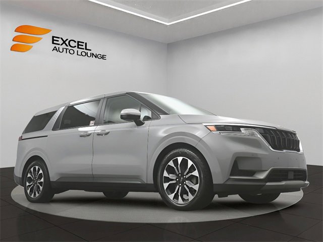 Used 2022 Kia Carnival EX image 42