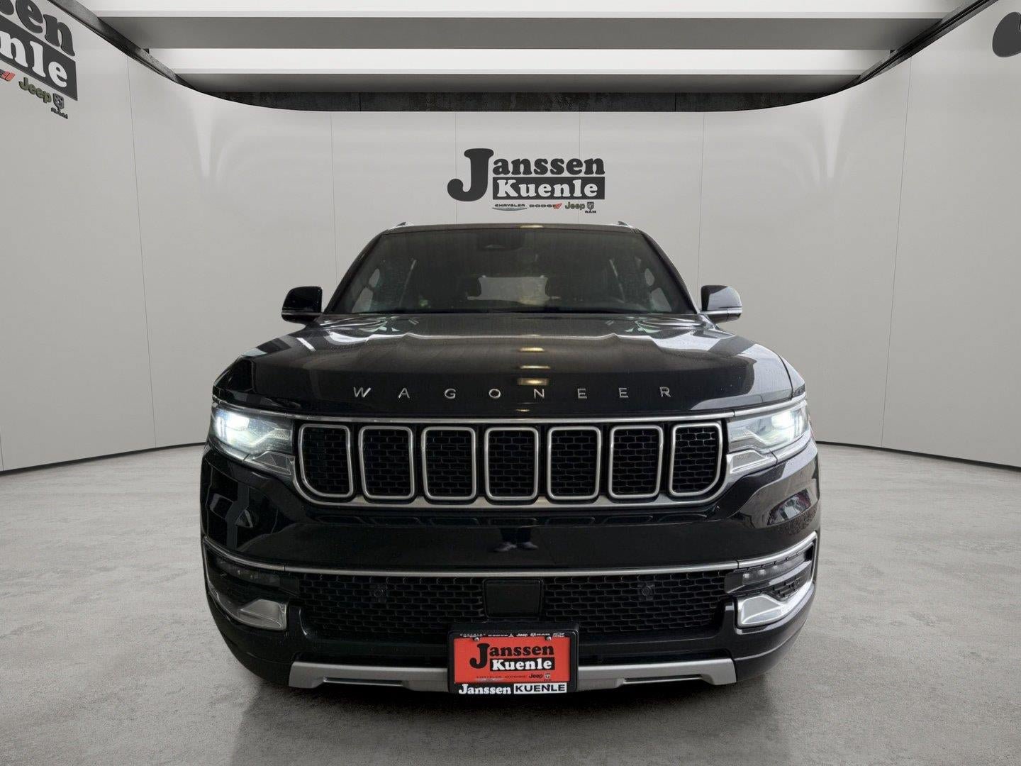 Used 2025 Jeep Wagoneer Series II AWD/4WD image 5