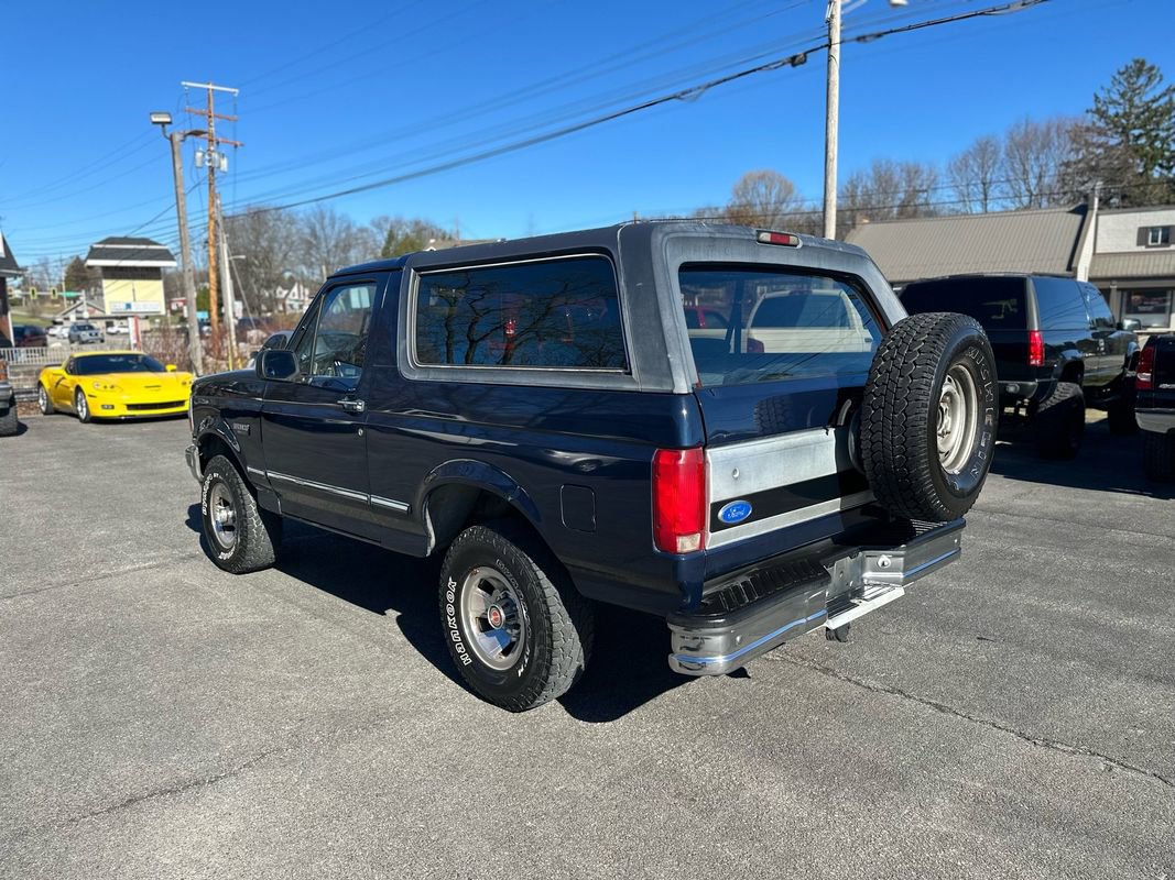 Used 1993 Ford Bronco XLT AWD/4WD image 3