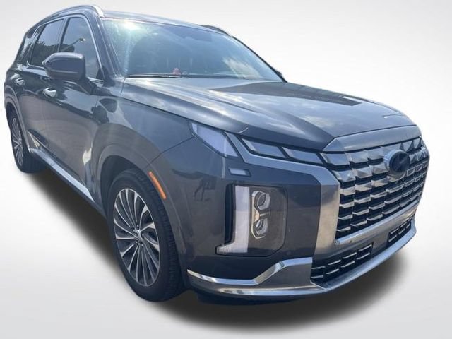 Used 2024 Hyundai Palisade Calligraphy FWD image 4