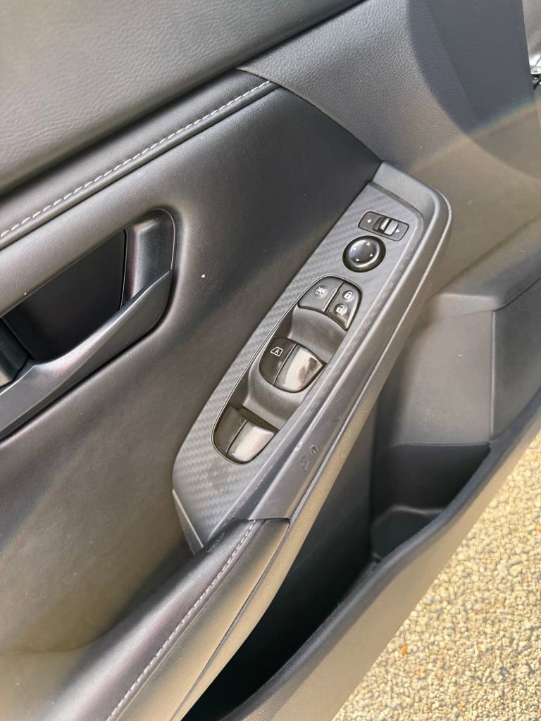 Used 2025 Nissan Sentra S image 19