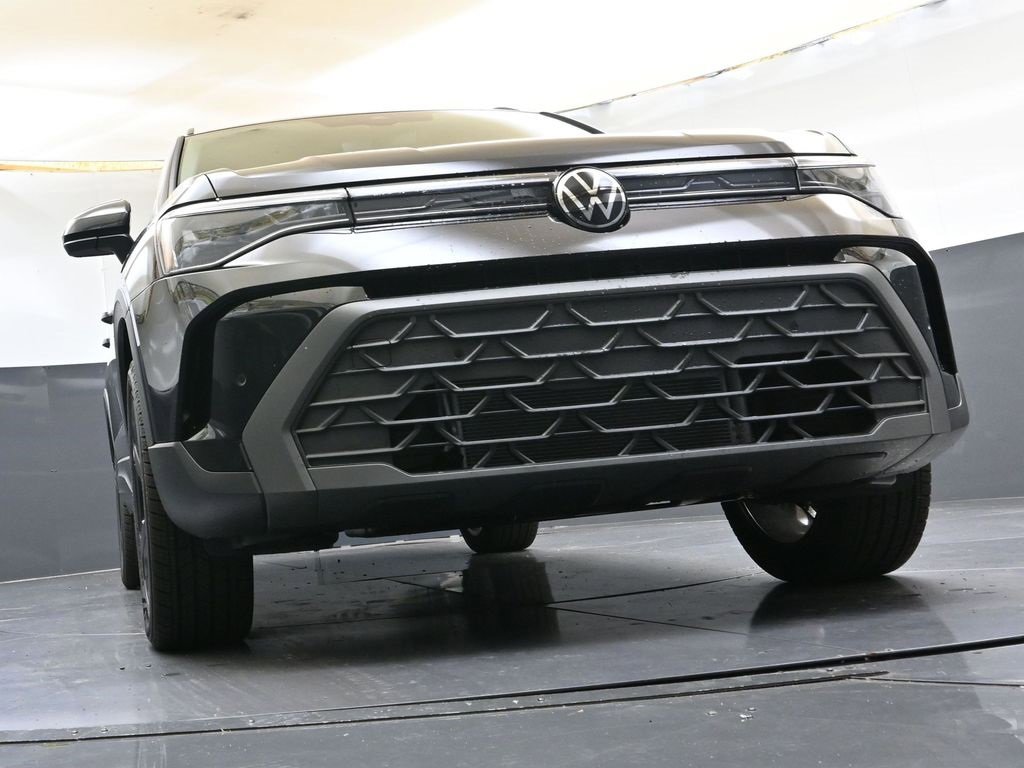 New 2025 Volkswagen Taos SE image 43