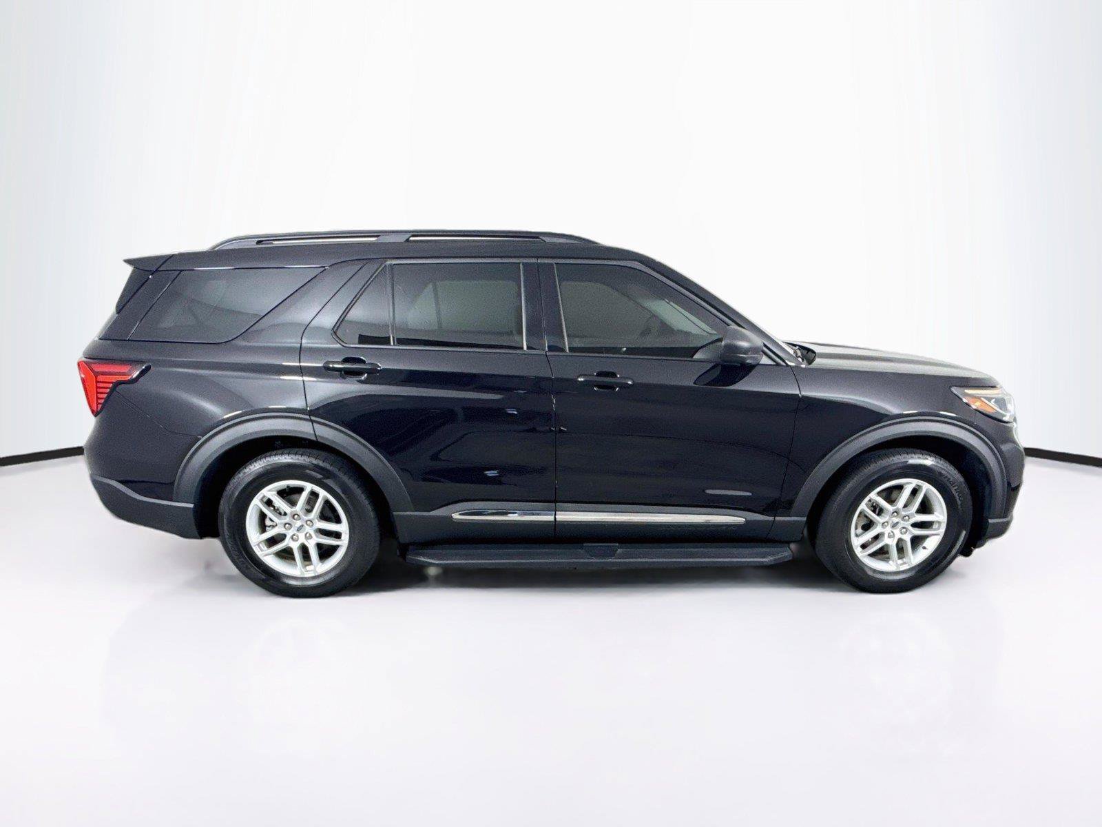 Used 2025 Ford Explorer Active RWD image 6