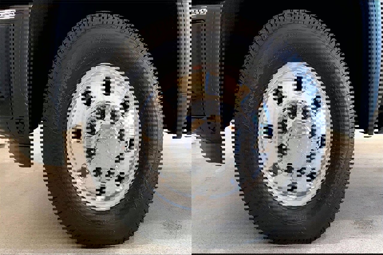 Used 2024 GMC Sierra 3500 Denali Ultimate image 8