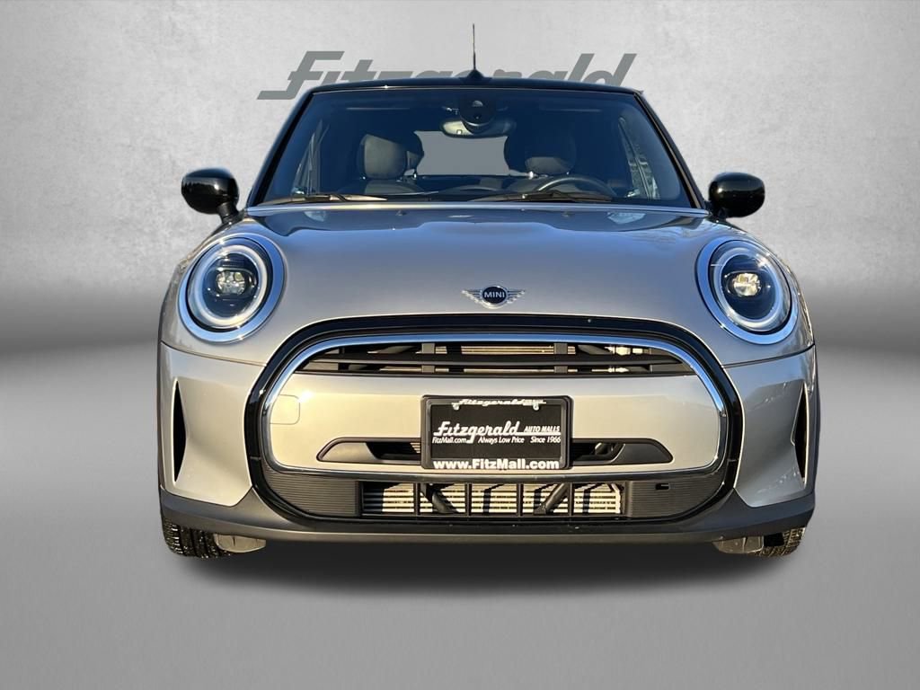 Used 2023 MINI Cooper Classic w/ Signature Upholstery Package image 5