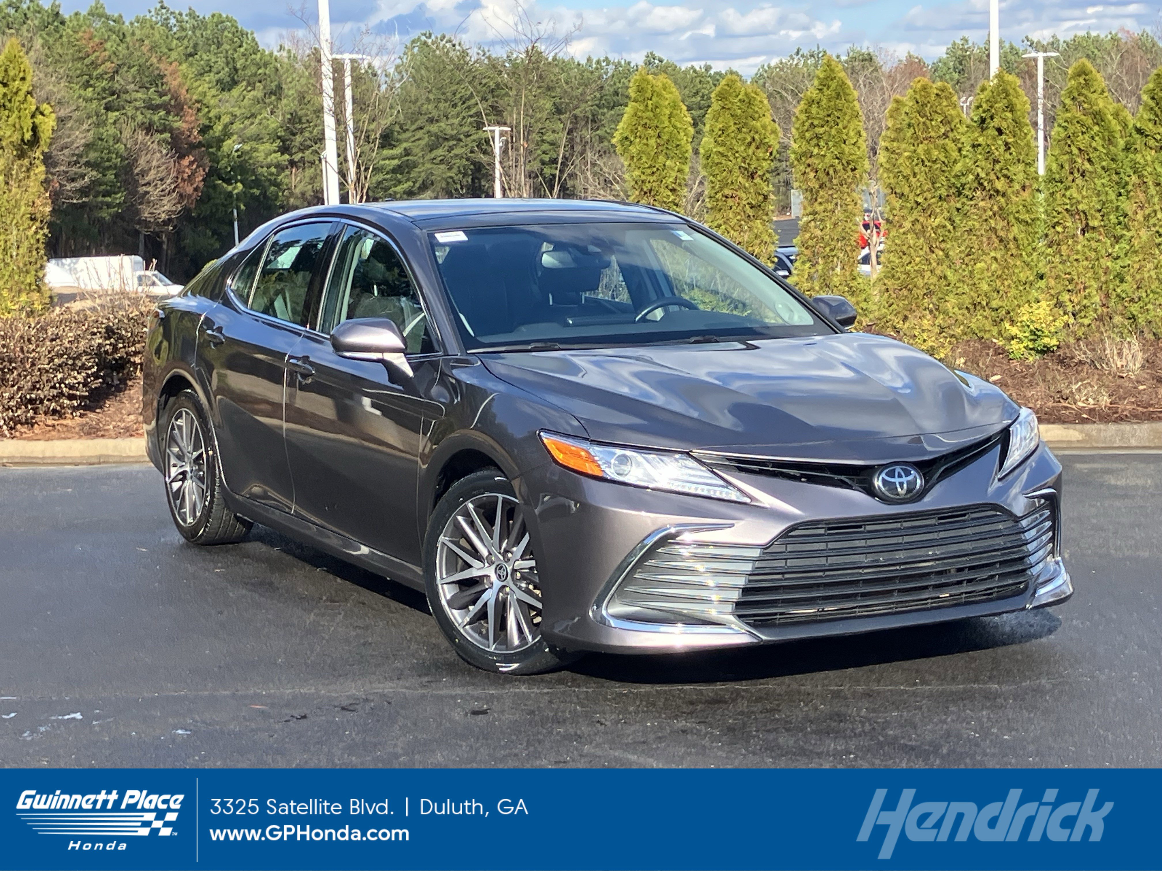Used 2023 Toyota Camry XLE FWD image 1