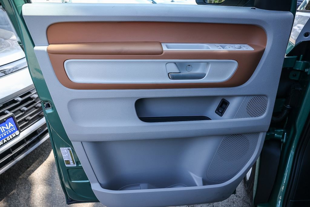 New 2025 Volkswagen ID. Buzz 1st Edition image 34