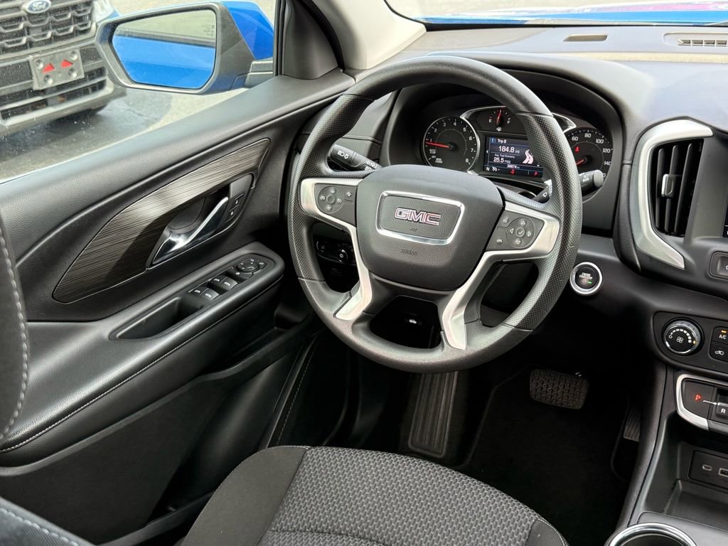 Used 2024 GMC Terrain SLE image 11