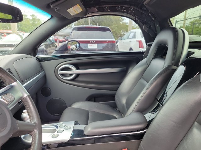 Used 2004 Chevrolet SSR w/ Preferred Equipment Group RWD image 13