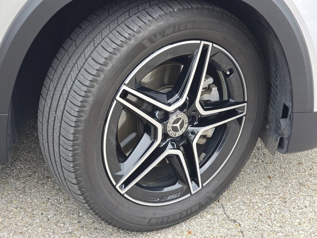 Used 2023 Mercedes-Benz GLB 250 4MATIC image 13