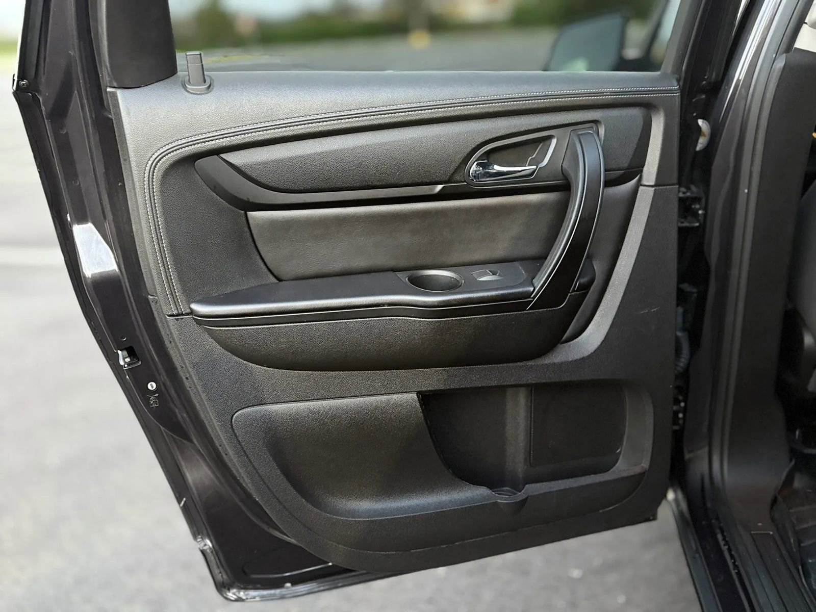 Used 2016 Chevrolet Traverse LT image 12
