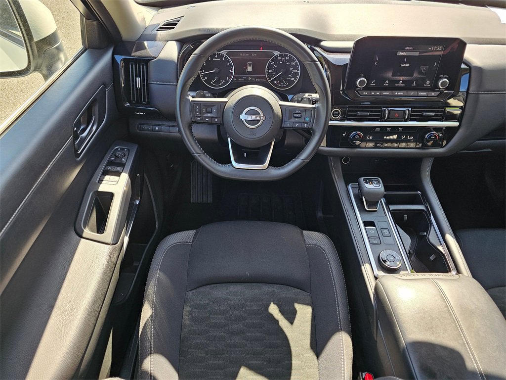 Certified 2024 Nissan Pathfinder SV image 14