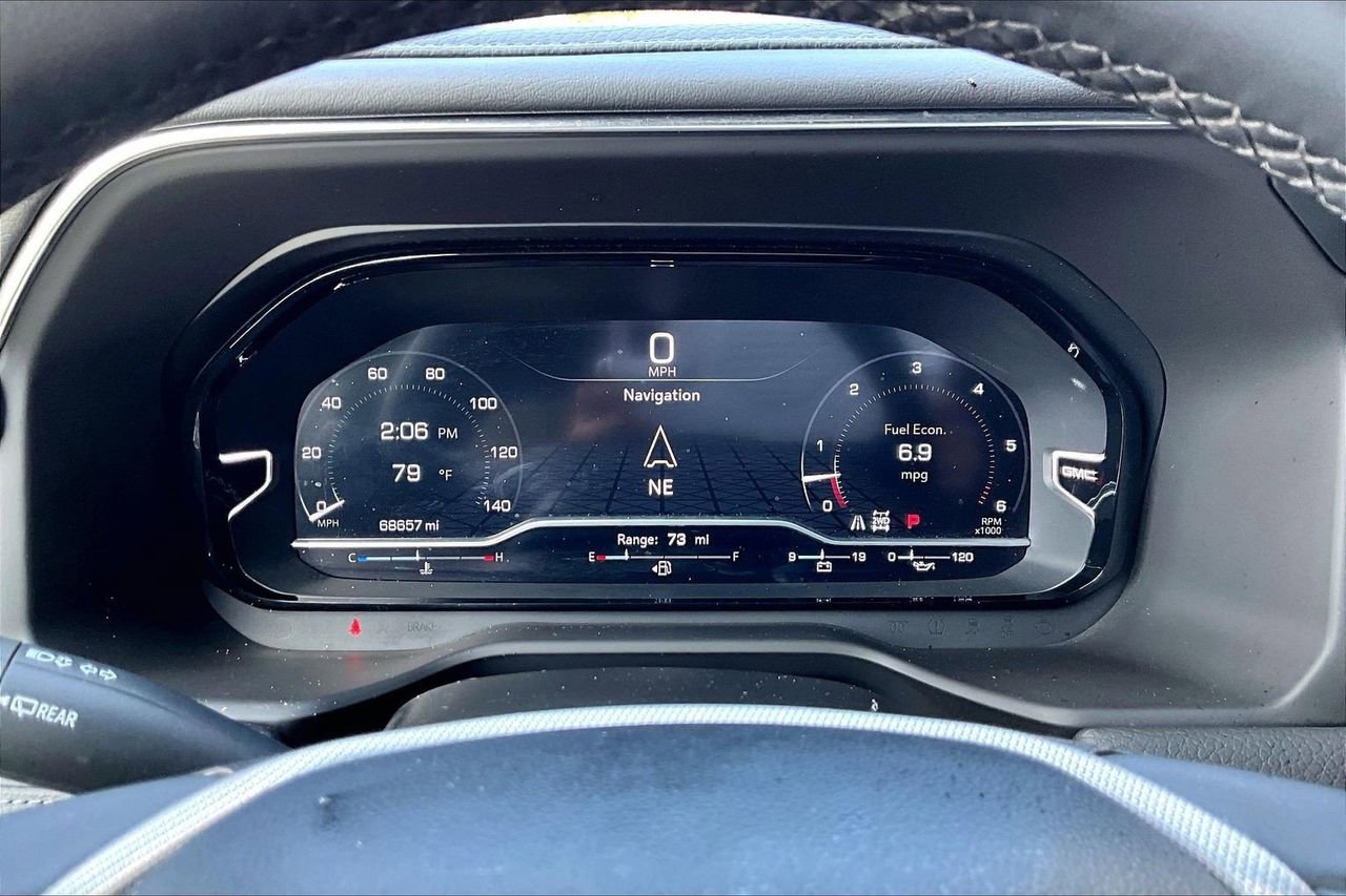 Used 2023 GMC Yukon Denali image 10