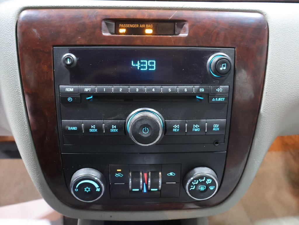 Used 2008 Chevrolet Impala LT FWD image 3