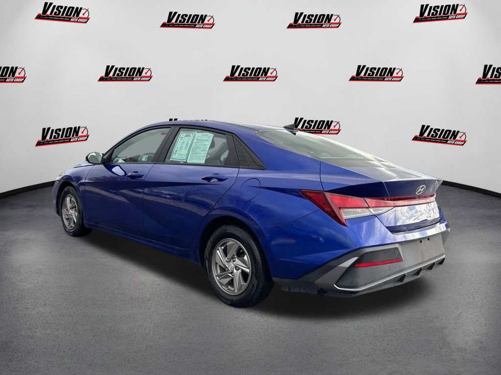 Certified 2024 Hyundai Elantra SE image 7