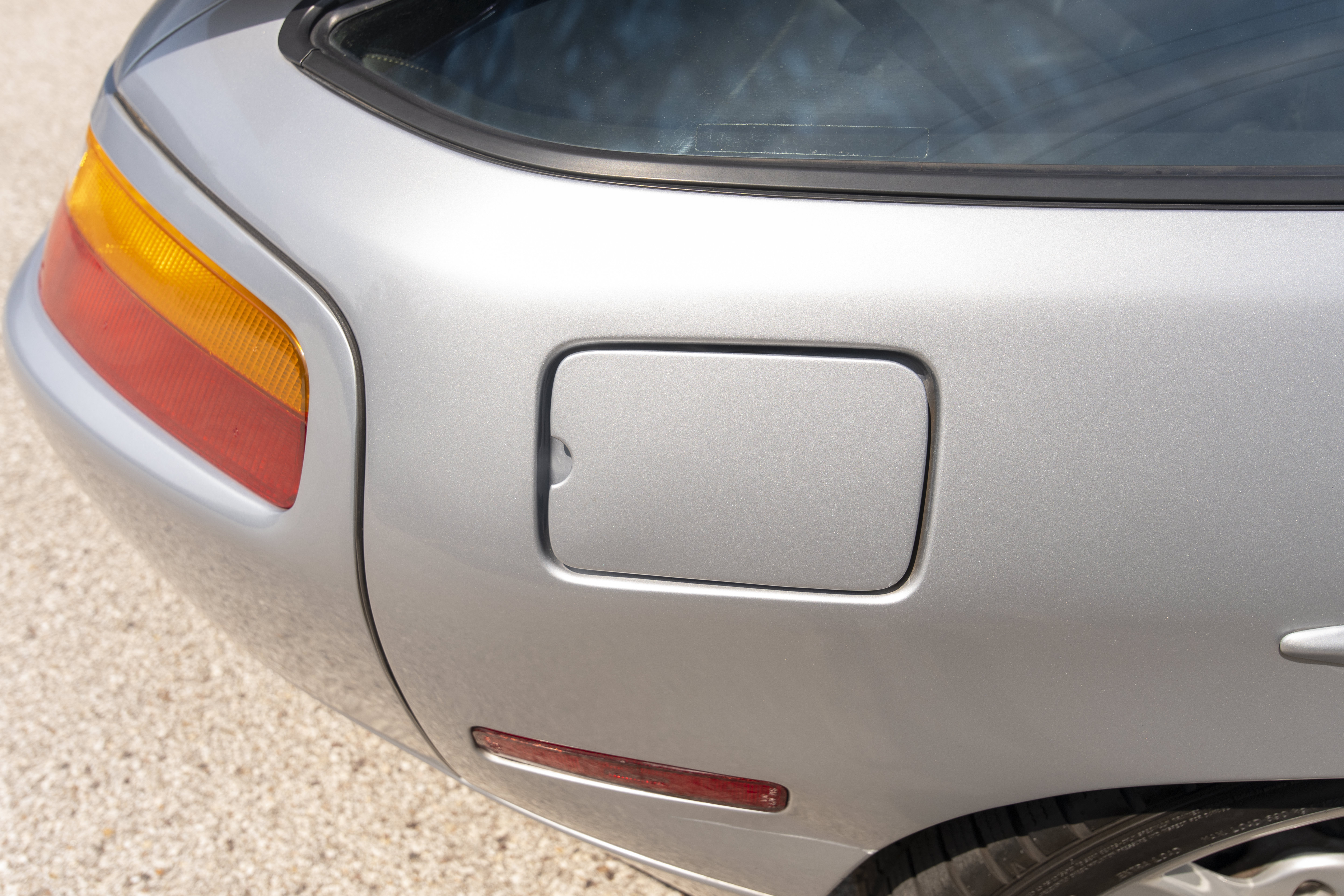 Used 1991 Porsche 928 S4 RWD image 19